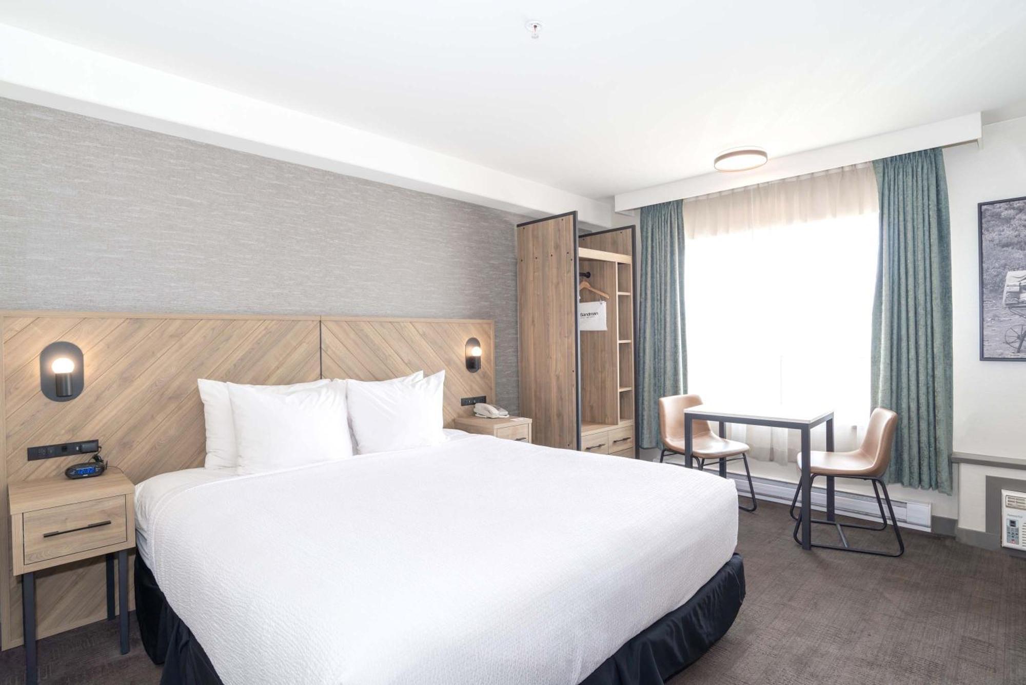 Hotel Sandman 3*